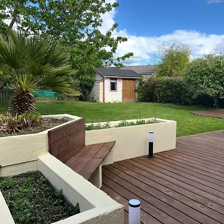 Maison Familiale 10 Personnes 5 15 Minutes D'angers Сasa de vacaciones *